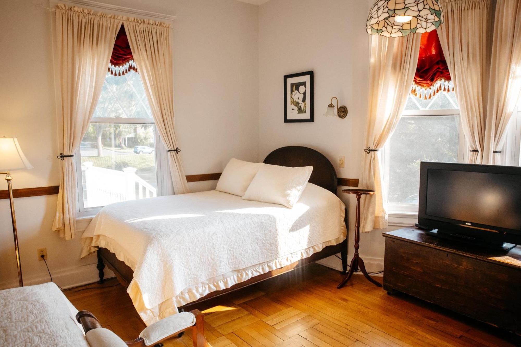 Friendly City Inn B&B Harrisonburg Extérieur photo